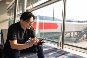 結論：毎日持ち歩くなら軽量。旅行・防災なら大容量